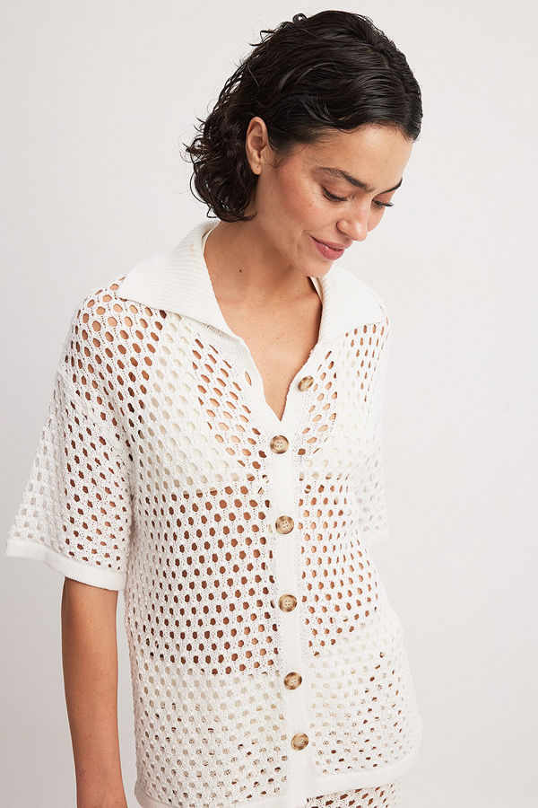 NA-KD Trend Hole Knitted Buttoned Short Sleeve Sweater vit