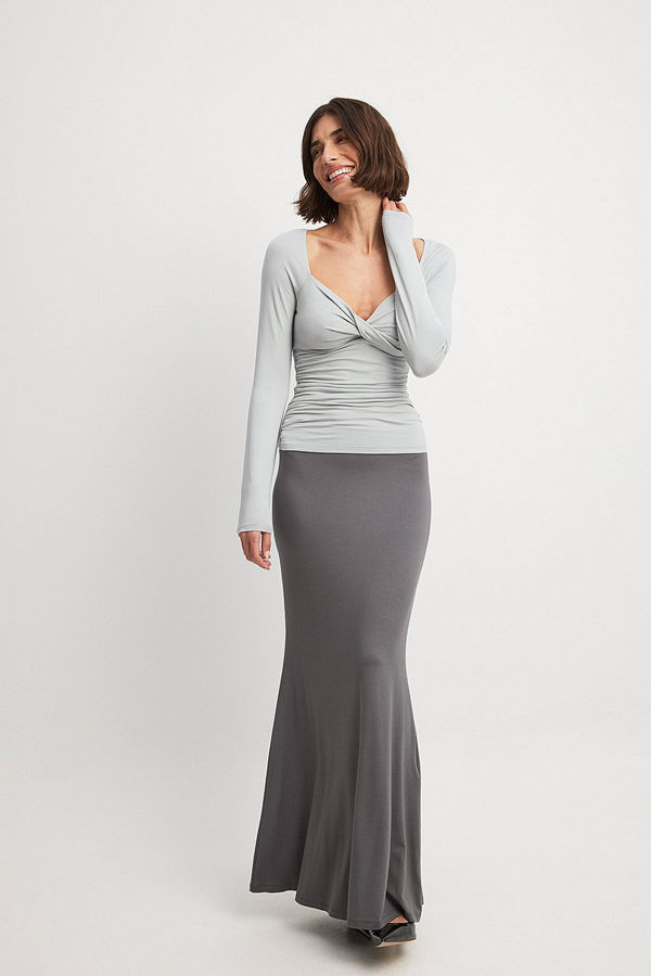 NA-KD x Zoe Liss Soft Line maxikjol grå