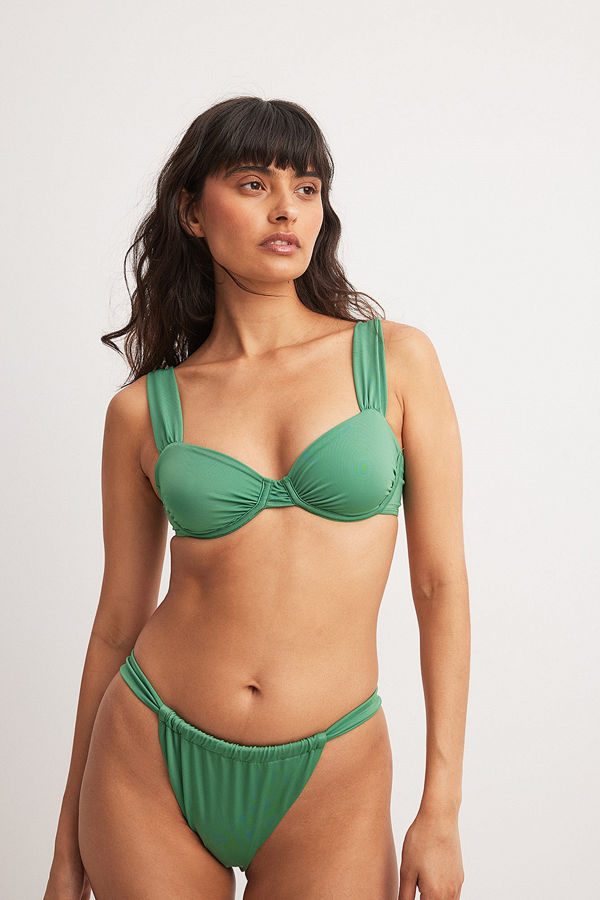 NA-KD Swimwear Blank bikinitrosa med hög benskärning och drapering grön