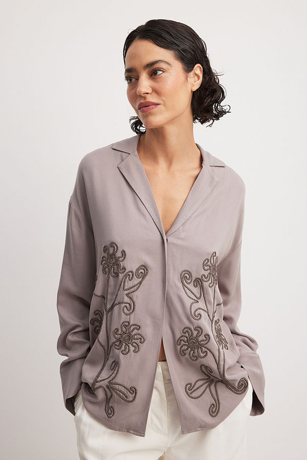 NA-KD Skjorta med broderidetaljer lila