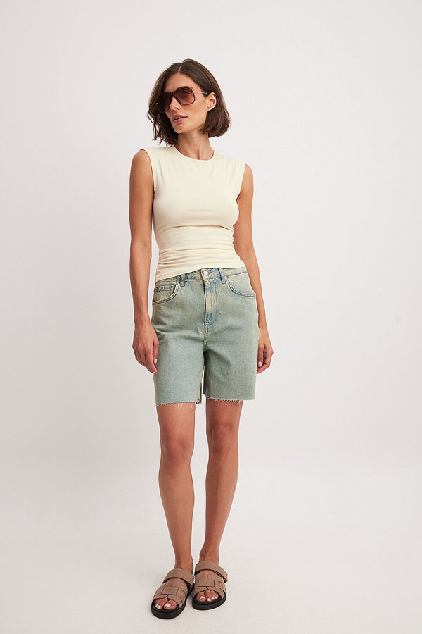 NA-KD Denimshorts med rå kant och hög midja blå