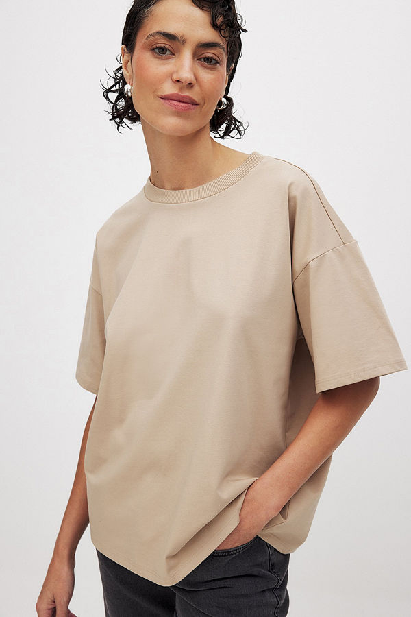 NA-KD Basic Oversized tung t-shirt med rund halsringning beige