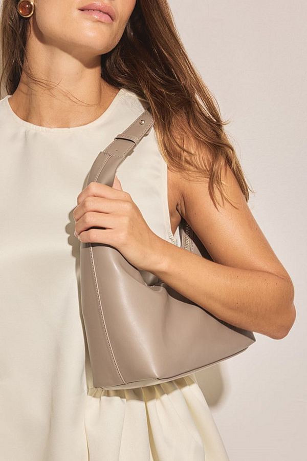 NA-KD Oblong axelväska beige