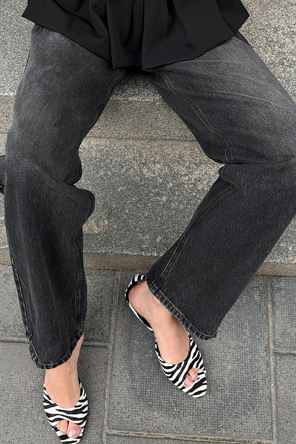 NA-KD Raka jeans med medelhög midja grå