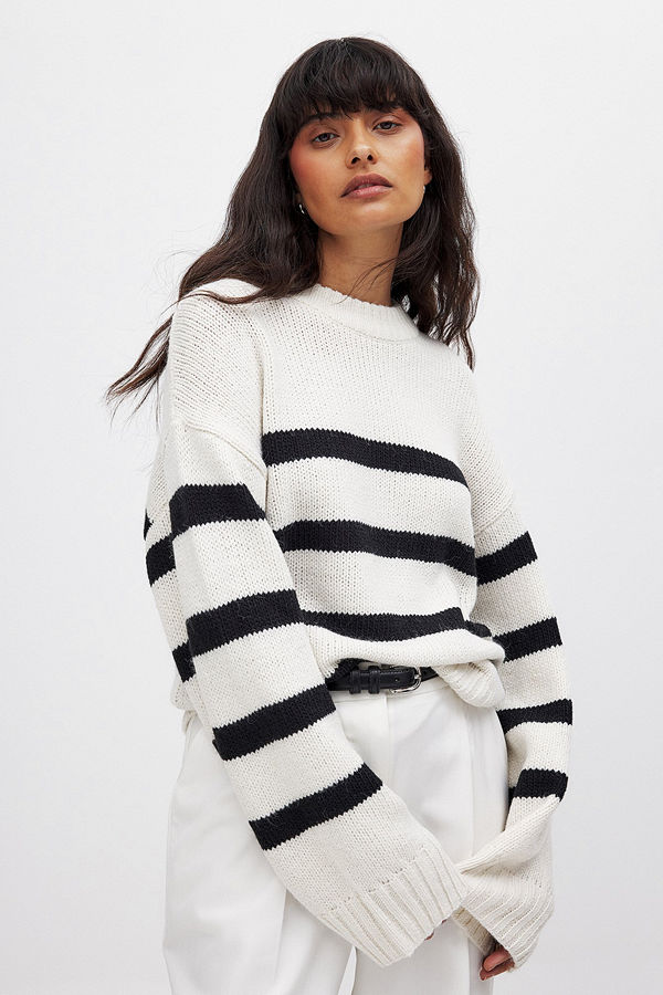 NA-KD Stickad randig tröja med rund hals stripe