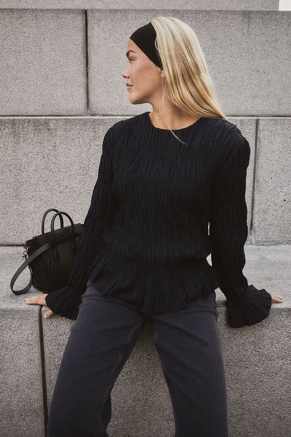 Moa Mattsson x NA-KD Blus med smock svart