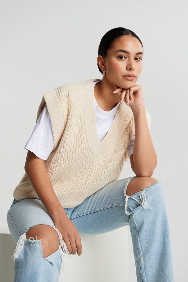 Loose knit v neck sweater
