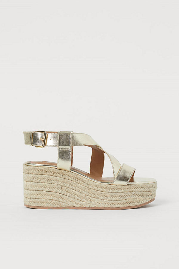 H&M Sandaletter med kilklack guld