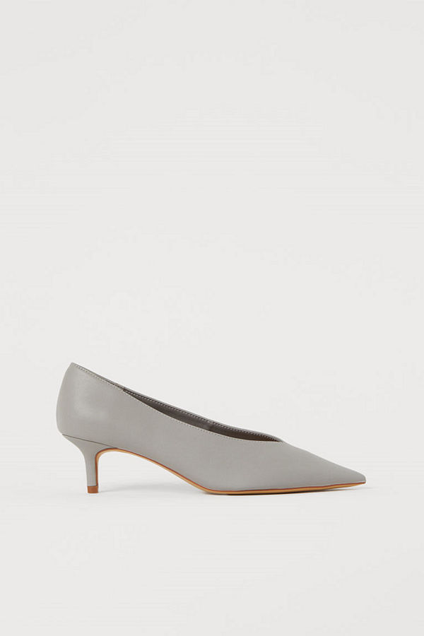 H&M Spetsiga pumps grå