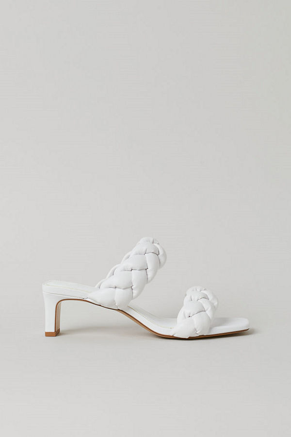 H&M Flätade sandaletter vit
