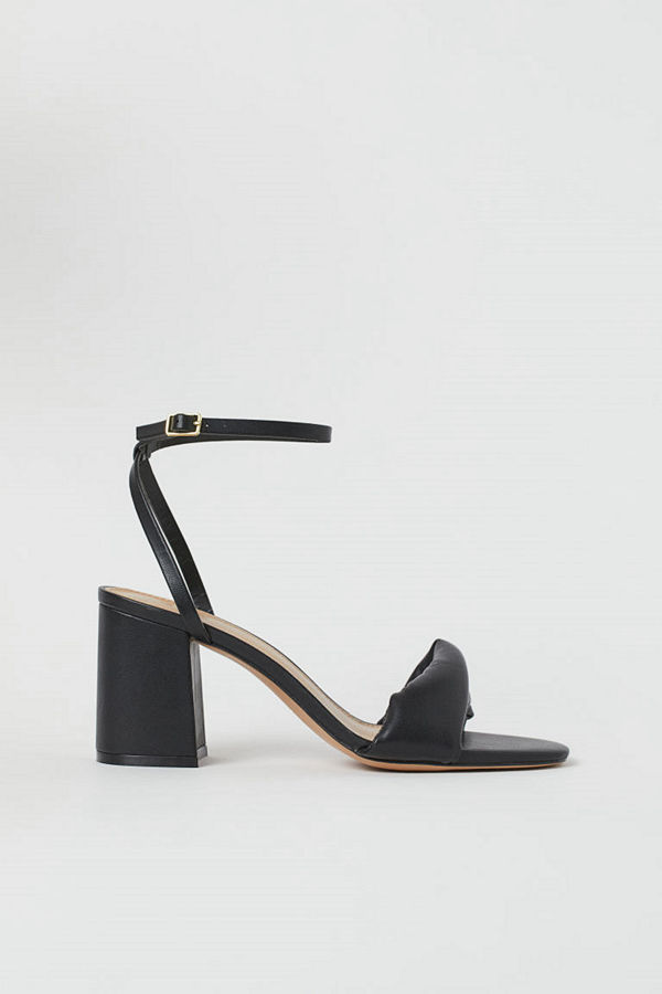 H&M Sandaletter med vriden rem svart