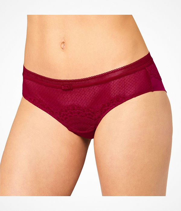 Triumph Seduction Darling Spotlight Brazilian Red