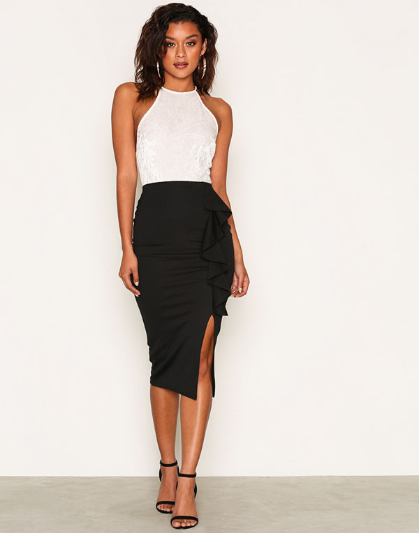 NLY One Frill Slit Skirt Svart
