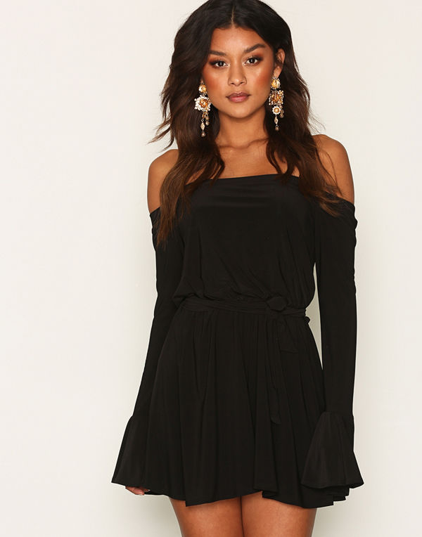 NLY One Off Shoulder Playsuit Svart