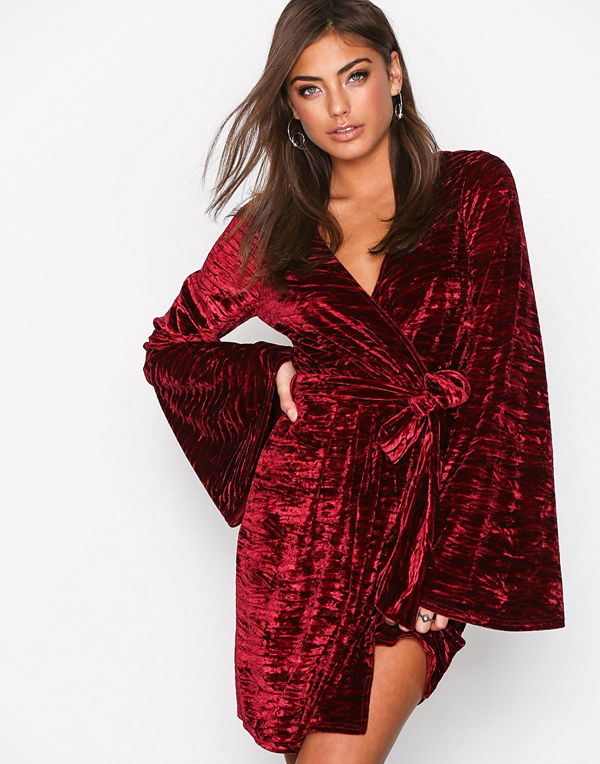 NLY Trend Wide Velvet Wrap Dress Wine