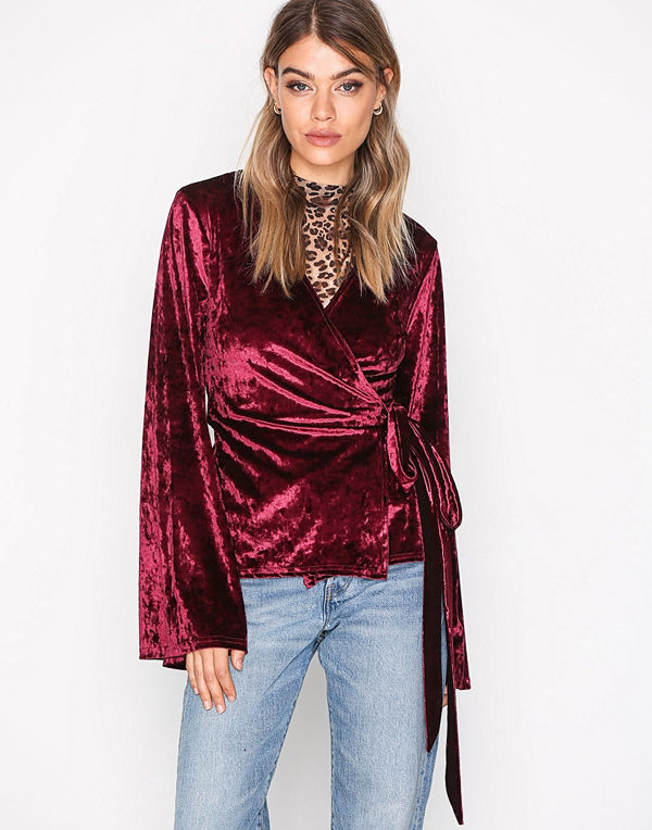 NLY Trend Crushed Velvet Wrap Top