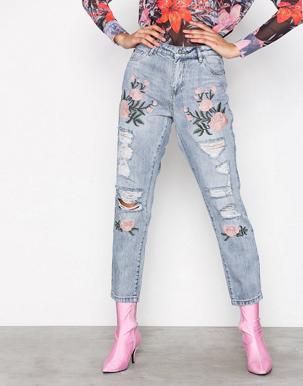 Only onlTONNI Bf Emb Dnm Jeans GUABJ1129