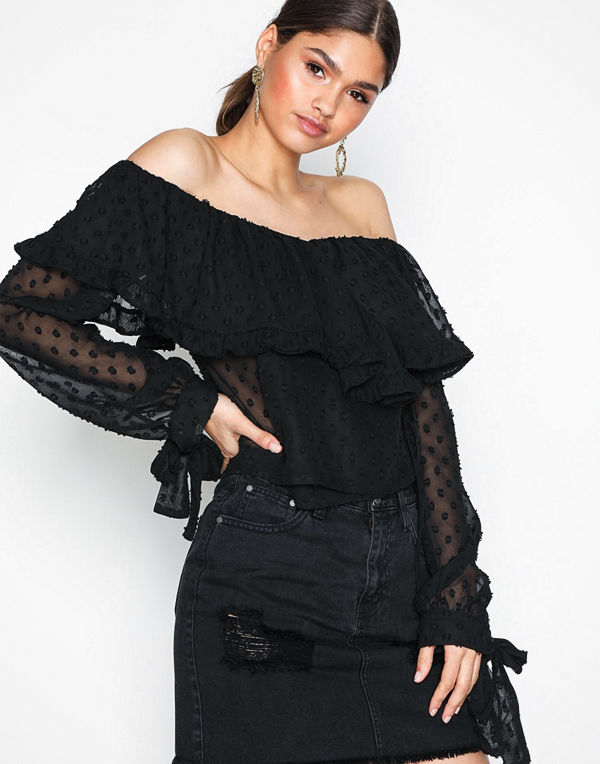 NLY Trend Frill Heaven Blouse Svart