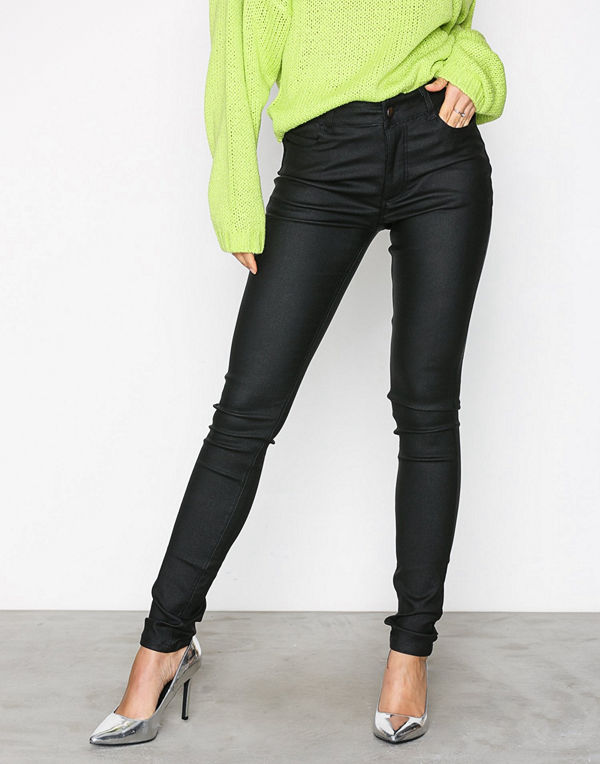 NLY Trend svarta byxor Coated Jeggings Svart
