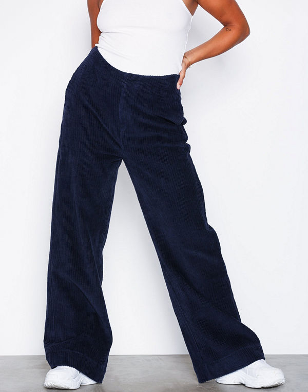 NLY Trend marinblå byxor Wide Corduroy Pants Navy