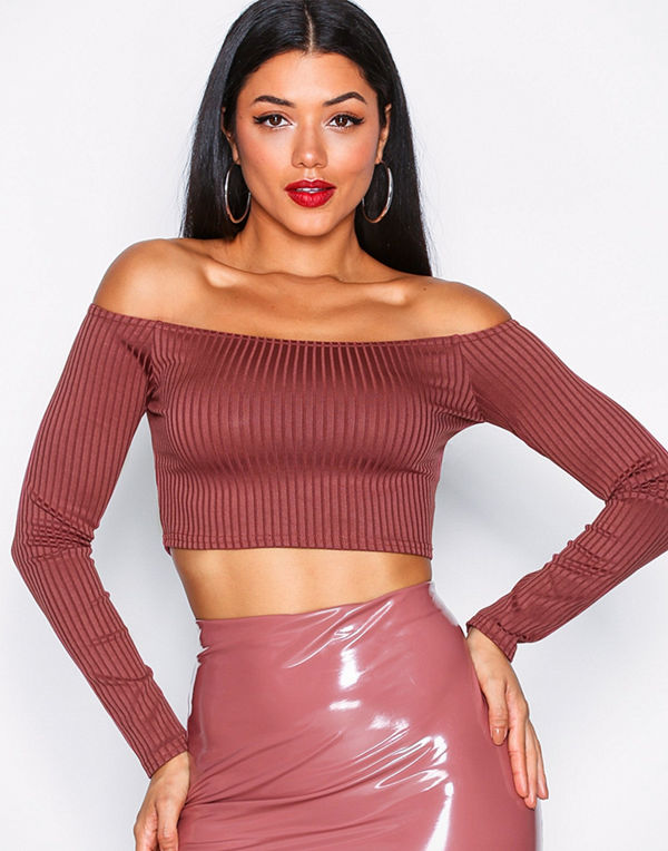 NLY One Off Shoulder Crop Top Mörk Röd