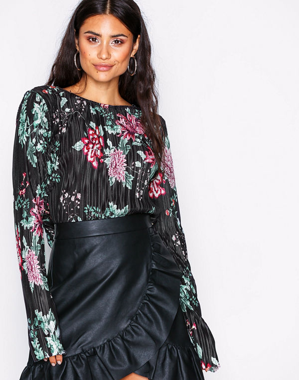 NLY Trend Tie Back Pleated Top