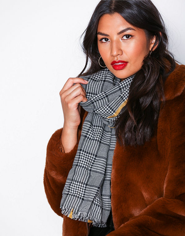 Dagmar Classic Check Scarf