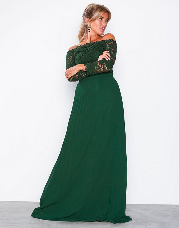 NLY Eve Off Shoulder Lace Gown Grön