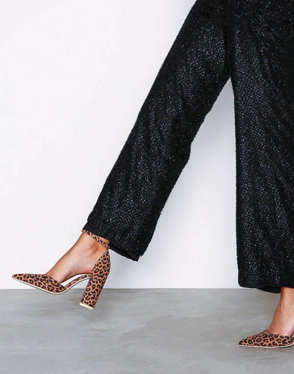 NLY Shoes Sharp Block Sandal Leo