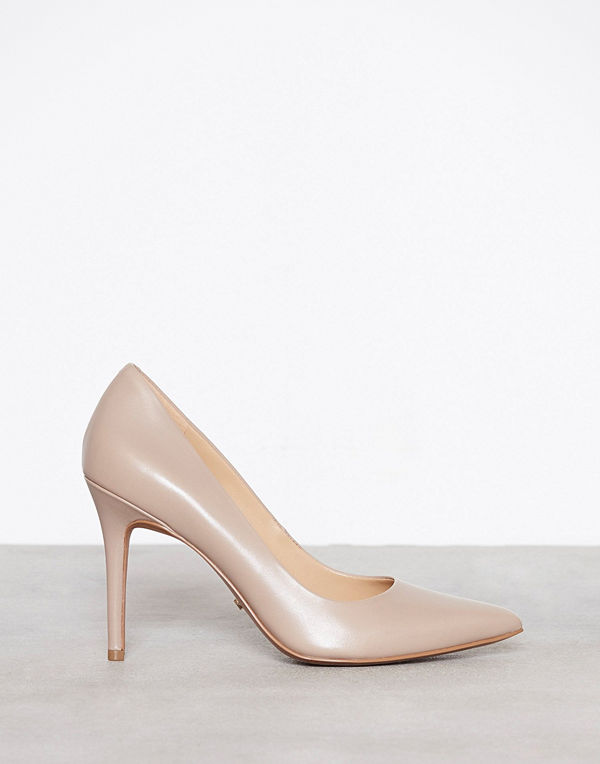 MICHAEL Michael Kors Claire Pump