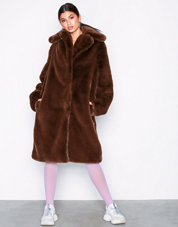 NLY Trend Luxury Fur Coat