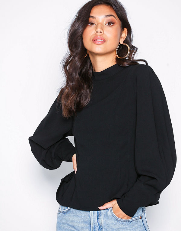 NLY Trend Shaped High Neck Blouse Svart