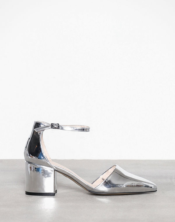 Bianco Divided Pump