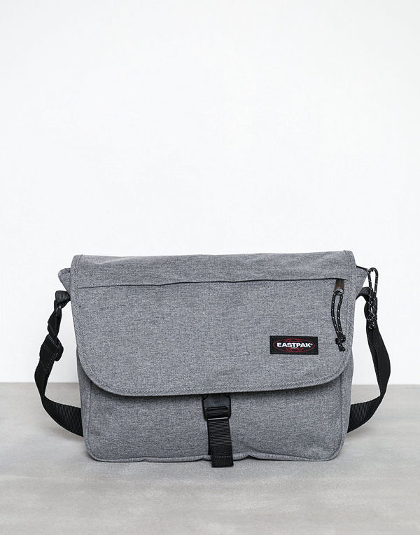 Eastpak ljusgrå axelväska Buckler Grå