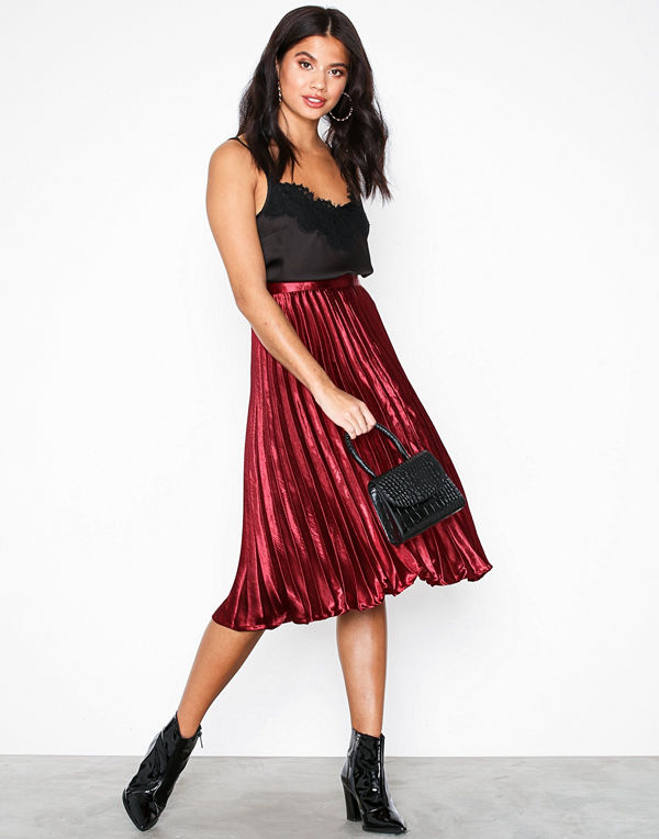Missguided Hammered satin pleated midi skirt