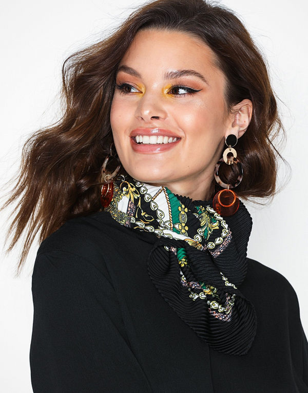 Sisters Point Scarf