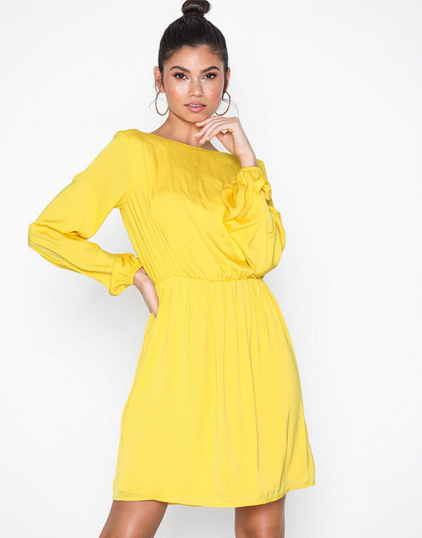 NLY Trend Dreamy Ballon Dress