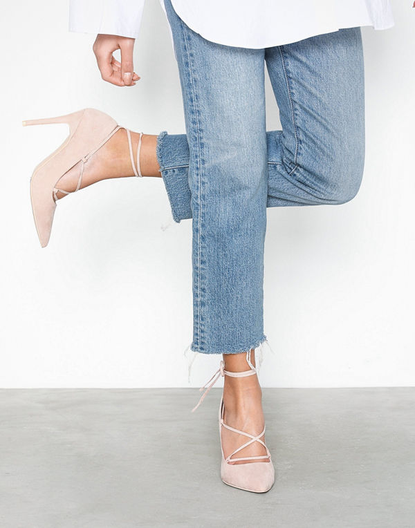 NLY Shoes Flirty Front Lace Pump