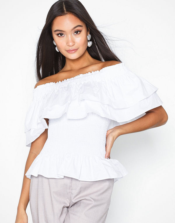 By Malina Idalia top