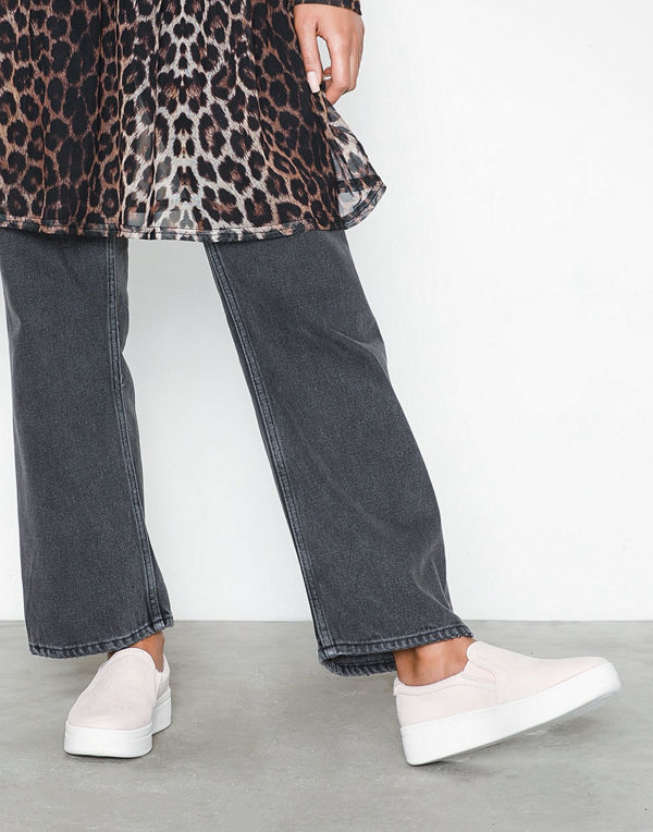 Duffy Faux Suede Slip-On Sneaker Ljus Rosa