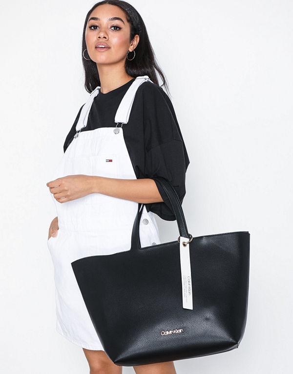 Calvin Klein Neat Ew Shopper