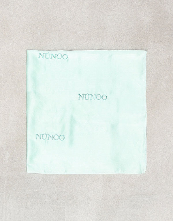 NuNoo Mary w. logo