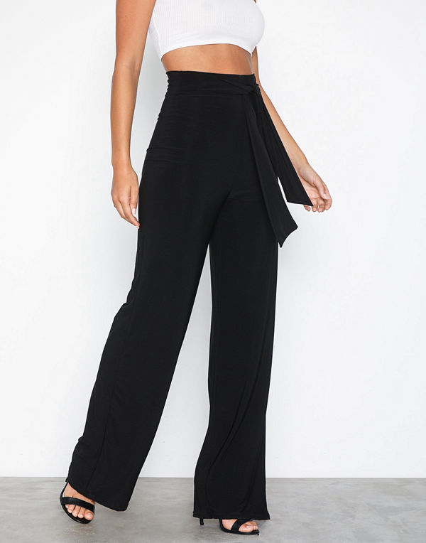 NLY One svarta byxor High Waist Tie Pant