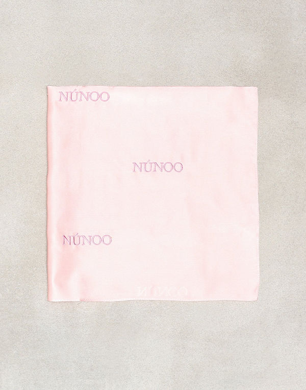 NuNoo Mary w. logo