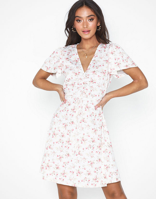 NLY Trend Sweet Flower Dress