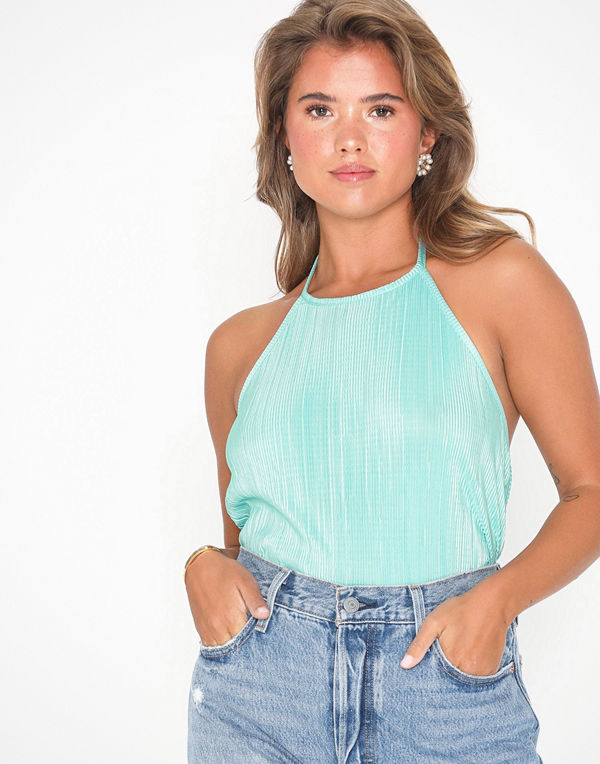 NLY Trend halterneck plissé top