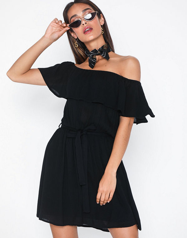 NLY Trend Singoalla Short Dress