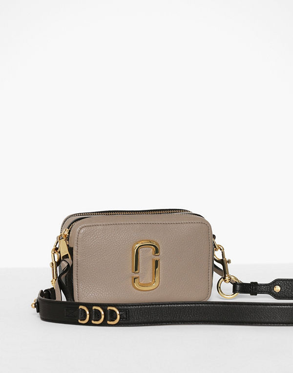 Marc Jacobs axelväska The Softshot 21 Cement