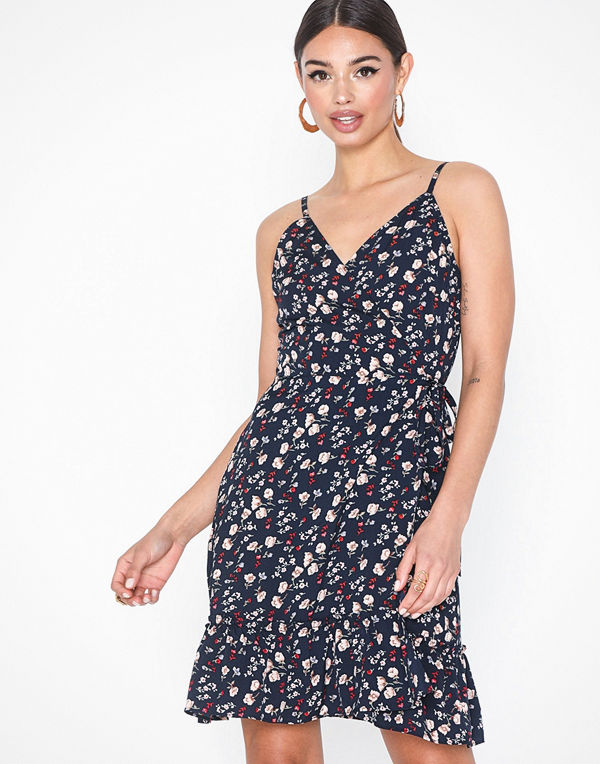 NLY Trend Strappy Wrap Dress
