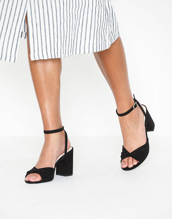 NLY Shoes Twist Heel Sandal Svart